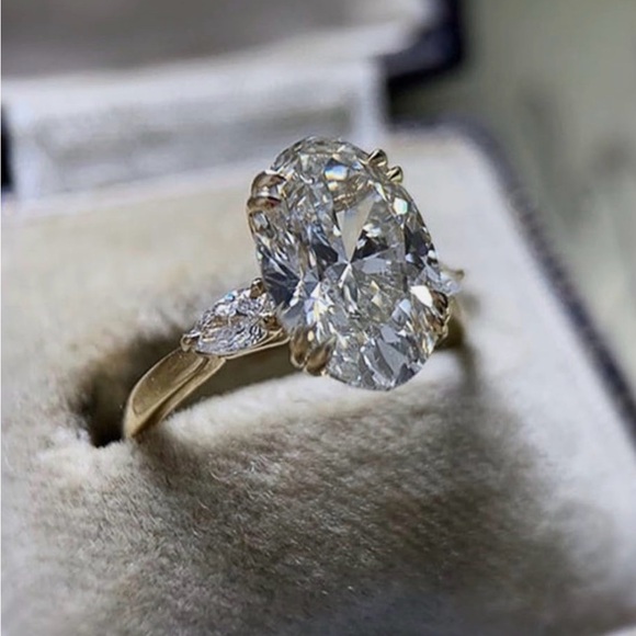 None Jewelry - Size 6 Elegant Cubic Zirconia oval diamond  Women's Ring